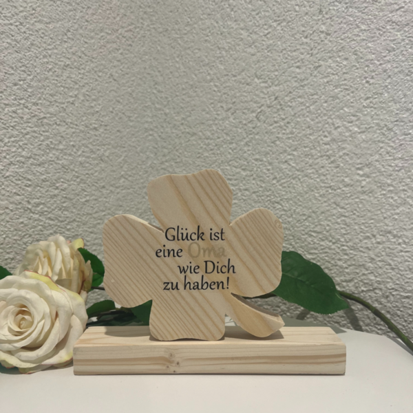 Holz Kleeblatt mit Beschriftung - für Oma oder Mama zum Muttertag oder Geburtstag